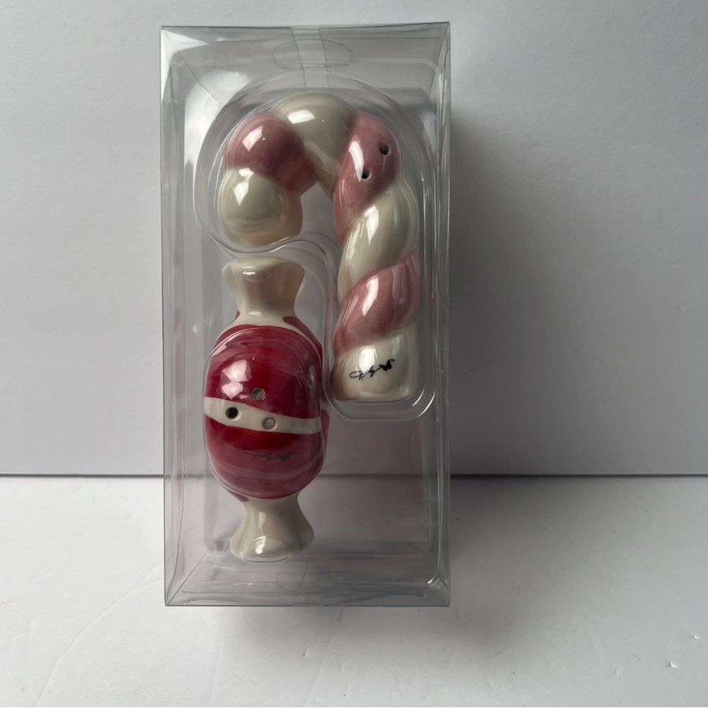 Dolly Parton Candy Cane and Wrapped Candy Salt and Pepper Shakers New in package